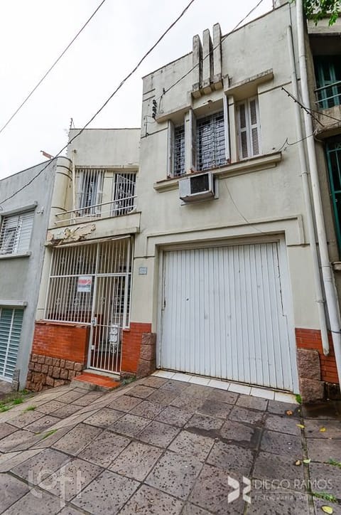 Image 35 - 228108